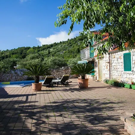 Ferienhaus Holiday Niva Marina